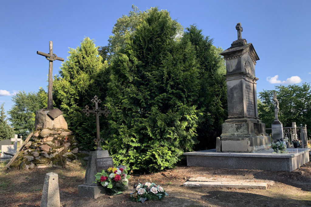 Православное кладбище в Добратичах